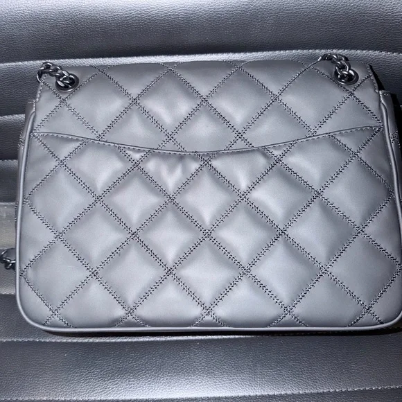 Tory Burch Willa Quilted Shoulder Bag in matte black, silver and black hardware - Picture 4 of 10